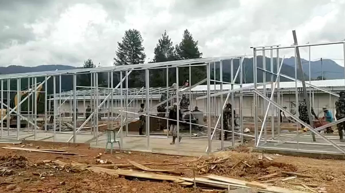 Pembangunan huntara di Provinsi Sumatra Barat.