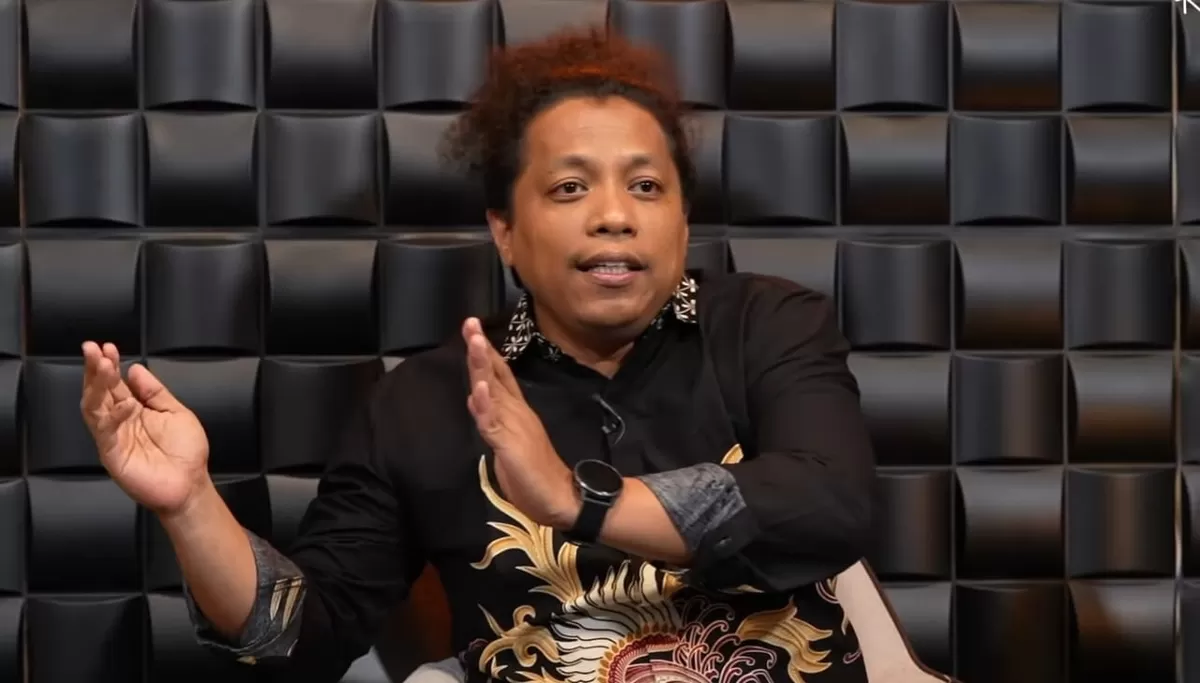 Komika Arie Kriting komentari kasus Pandji Pragiwaksono yang dipolisikan karena Mens Rea Netflix dan diduga menyinggung agama. (Tangkap layar YouTube Mahfud MD Official)