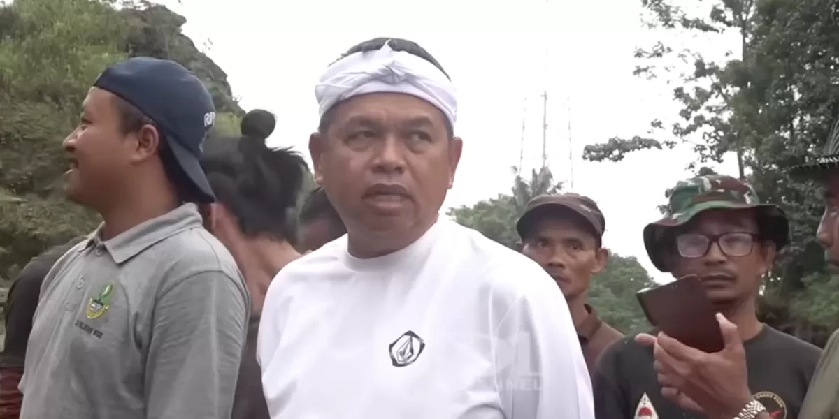 Gubernur Jawa Barat Dedi Mulyadi (KDM) tanggapi keluhan warga Bekasi soal banjir di Harapan Indah dan singgung soal developer. (Tangkapan layar YouTube Kang Dedi Mulyadi Channel)