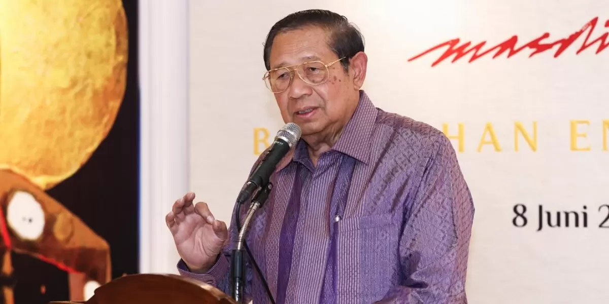 Mantan Presiden RI Susilo Bambang Yudhoyono (SBY) sorot soal perkiraan Perang Dunia 3 dan imbas senjata nuklir. (Instagram.com/@presidenyudhoyonoalbum)