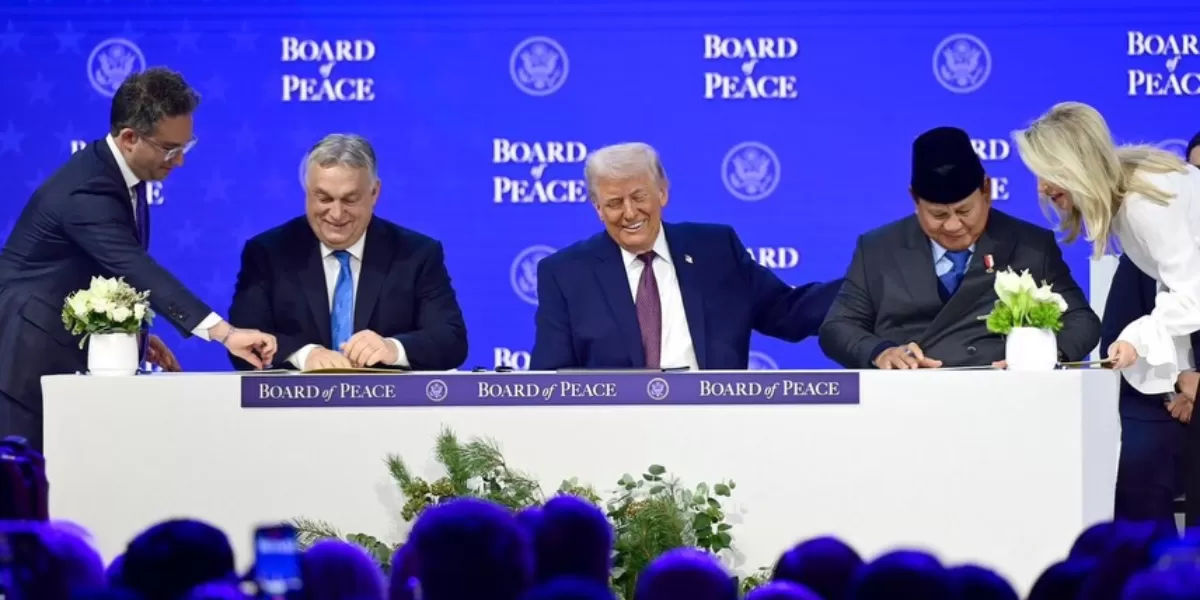 Pengamat HI UI Shofwan Al Banna Choiruzzad menilai Presiden Prabowo tergesa-gesa tandatangani Board of Peace for Gaza. (Instagram.com/@presidenrepublikindonesia)
