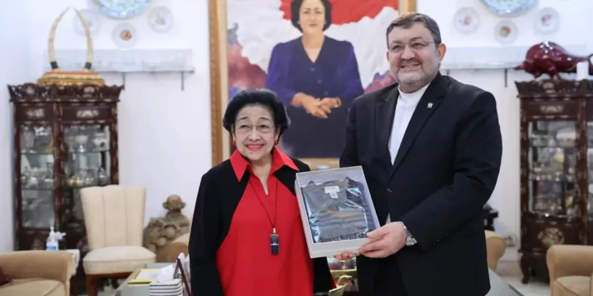 Mantan Presiden RI Megawati Soekarnoputri kirim surat ke Ayatollah Mojtaba Khamenei yang jadi Pemimpin Tertinggi Baru Iran. (Instagram.com/@moncongputih.official)