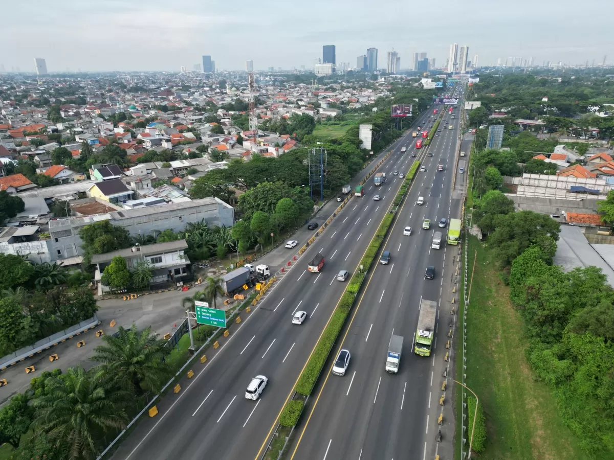 Ribuan pemudik kembali ke Jabodetabek menggunakan layanan tol. (Press Release Bakom RI)