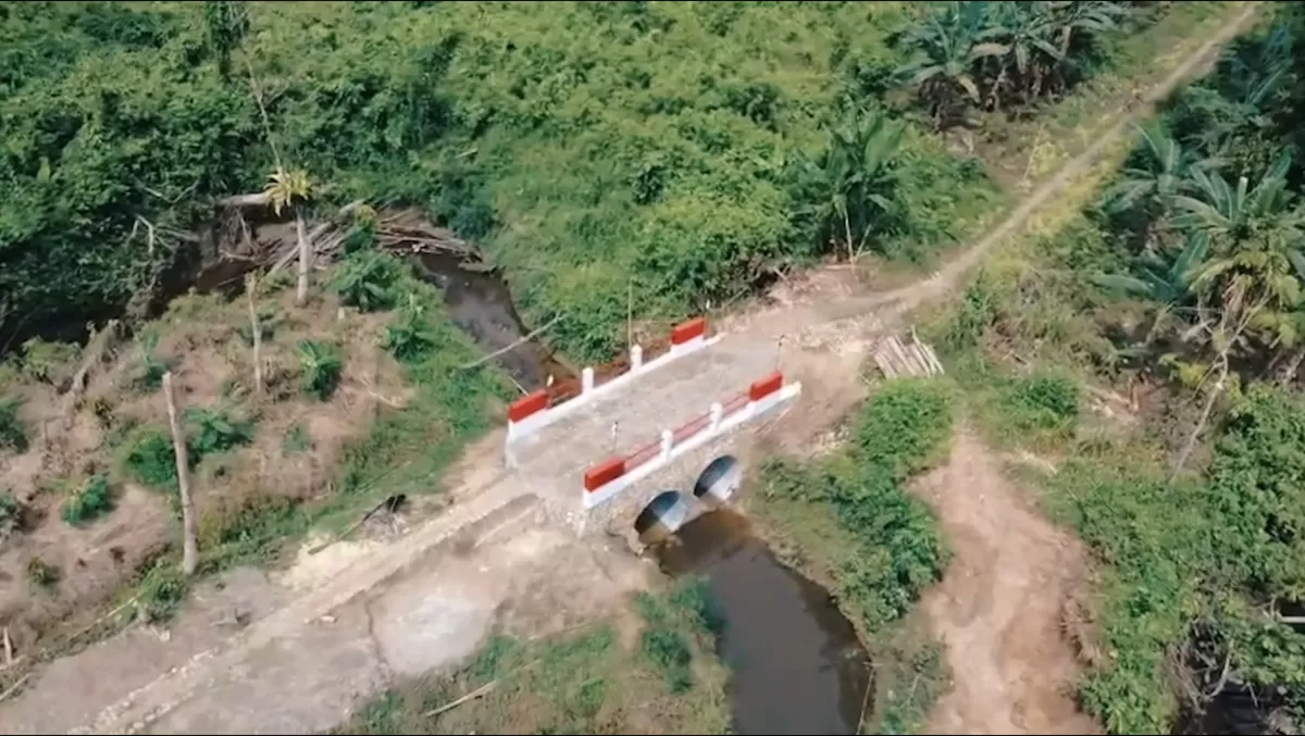 Jembatan di Desa Lolona'a. (Press Release Bakom RI)