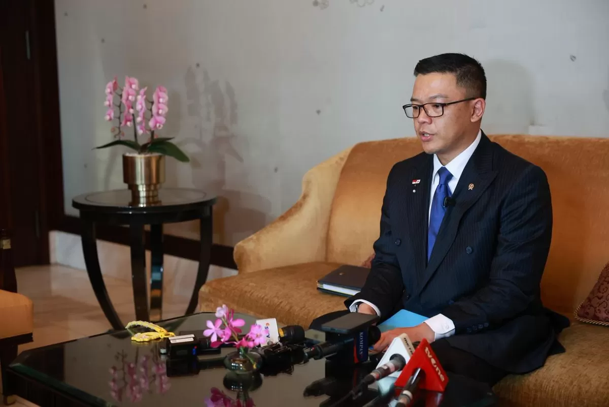 Menteri Luar Negeri (Menlu) Sugiono berikan penghormatan bagi prajurit yang gugur. (Press Release Bakom RI)
