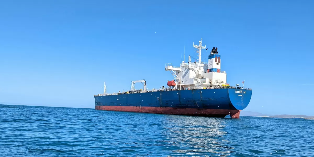 Parlemen Iran setujui biaya tol untuk kapal yang melewati Selat Hormuz, harganya fantastis hingga Rp33,8 miliar. (Unsplash.com/Scott Tobin)