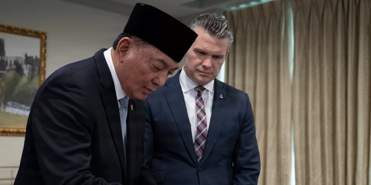 Kemlu RI memperingatkan Kemhan soal izin terbang militer AS yang saat ini hangat diperbincangkan netizen Indonesia. (Navy Petty Officer 1st Class Eric Brann)