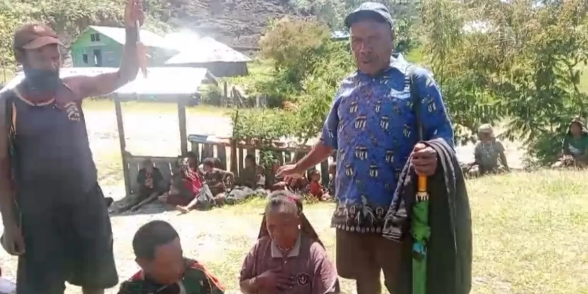 Warga Distrik Kembru. (Koops TNI Habema)