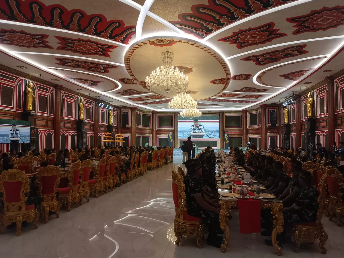 Ketua Kraton Majapahit Jakarta, Jenderal TNI (Purn) Prof. Dr. AM Hendropriyono sambut KASAU dan pejabat MABESAU. (Senayan Post)