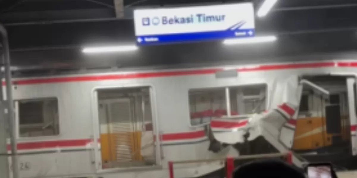 Kecelakaan KRL tertabrak KA Argo Bromo di Stasiun Bekasi Timur (Instagram.com/@ociedtiar)