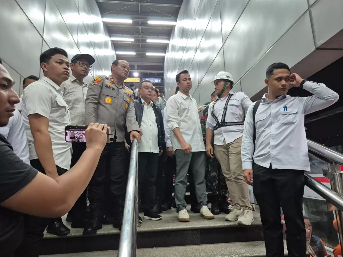 Wakil Ketua DPR RI, Sufmi Dasco Ahmad tinjau Stasiun Bekasi Timur. (Dok. Promedia)