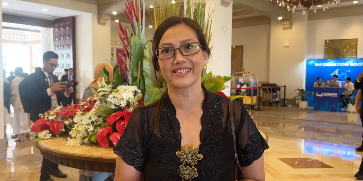 Dini, WNI yang telah bermukim selama sembilan tahun di Filipina. (Press Release Badan Komunikasi Pemerintah (Bakom) RI)