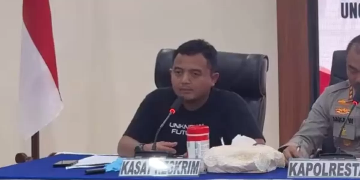 Kasat Reskrim Polresta Pati Kompol Dika Hadian Widya Wiratama benarkan laporan kasus Ponpes Ndholo Kusumo Pati sejak 2024. (YouTube/Polresta Pati)