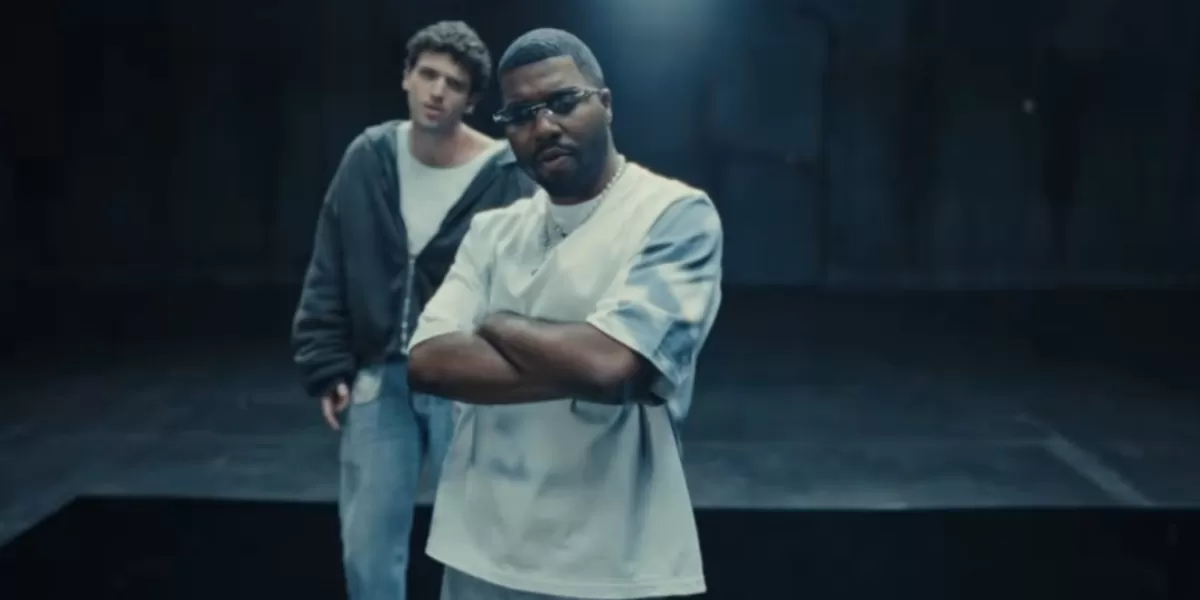 Khalid feat Lauv di lagu Tied Up