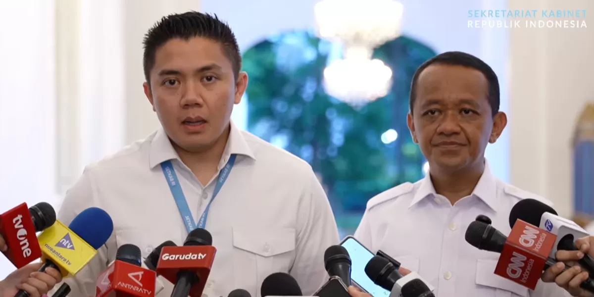 Seskab Teddy Indra Wijaya ungkap alasan pemerintah naikkan Pertamax belum lama ini, ungkap sudah ditahan berbulan-bulan. (Tangkapan layar YouTube Sekretariat Kabinet RI)