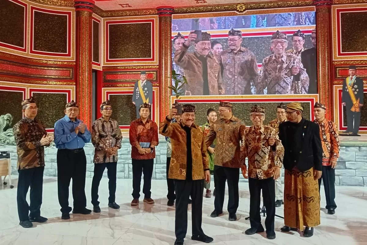 Prof AM Hendropriyono dan Guru Besar UGM