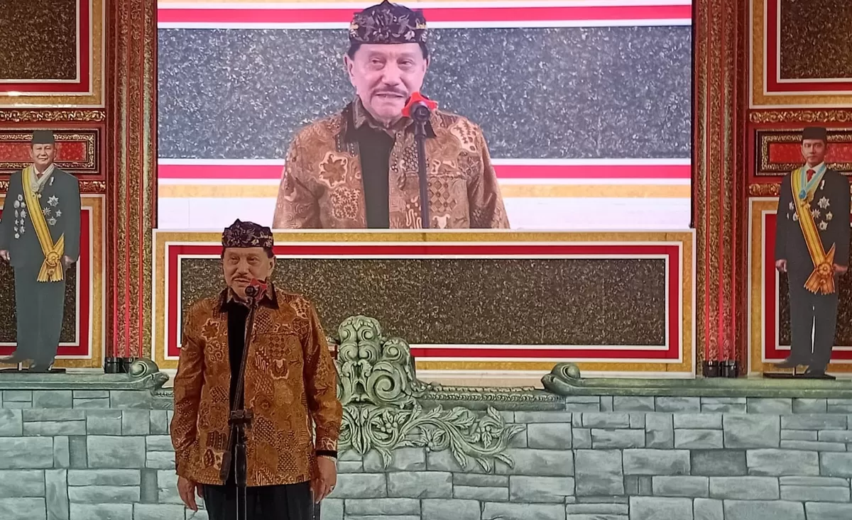 Prof AM Hendropriyono menyambut Dewan Guru Besar Universitas Gadjah Mada Yogyakarta di Kraton Majapahit Jakarta