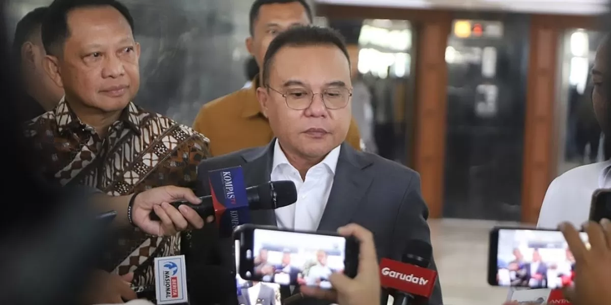 Wakil Ketua DPR RI, Sufmi Dasco Ahmad pimpin rapat bersama Kementerian lain membahas Perpres untuk ojol. (DPR RI)