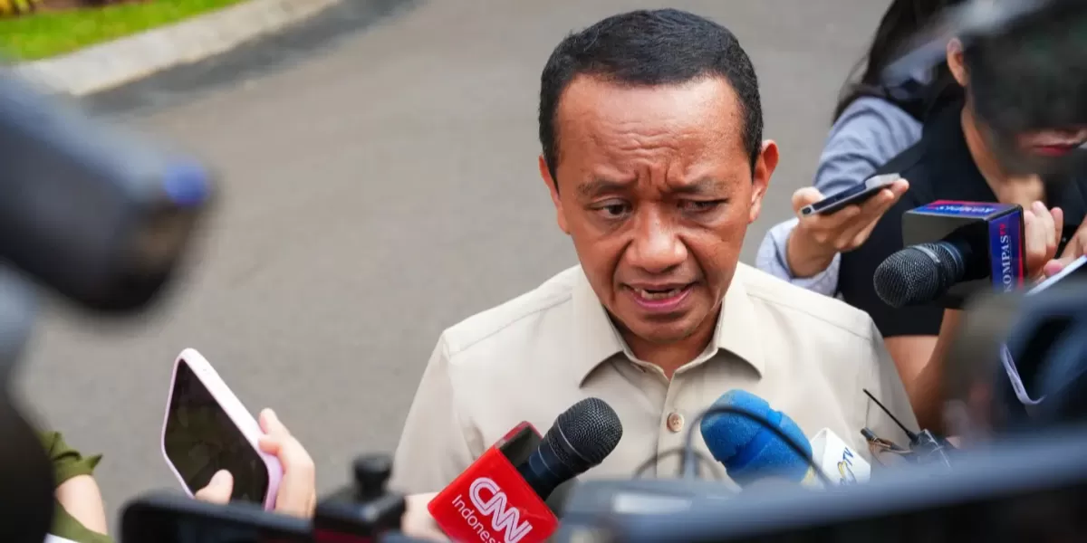 Menteri ESDM Bahlil Lahadalia ungkap Presiden Prabowo meminta untuk menyelesaikan pemadaman listrik dan harga BBM. (Instagram.com/@kemensetneg.ri)
