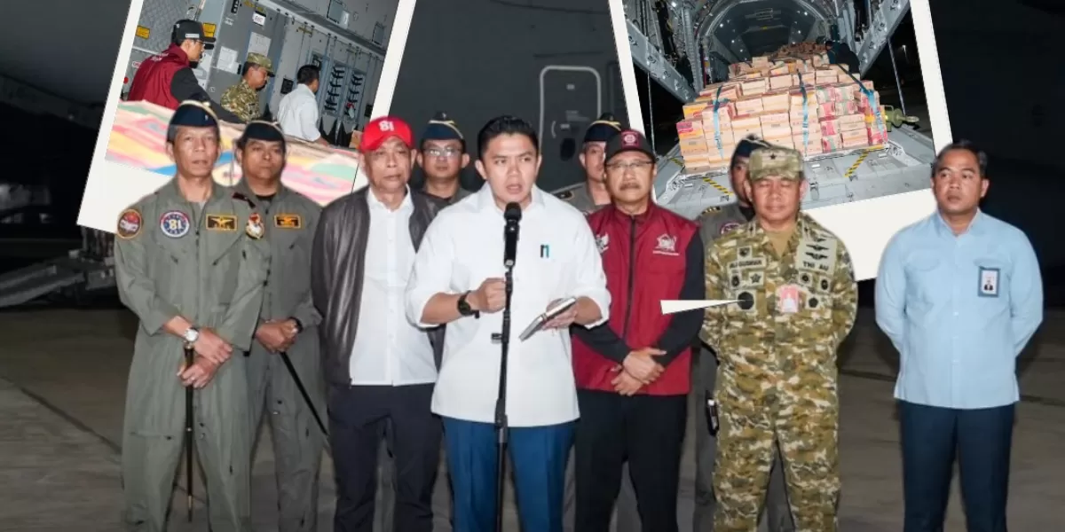 Sekretaris Kabinet Teddy Indra Wijaya mengawal pemberangkatan bantuan logistik untuk korban bencana gempa bumi di NTT. (Instagram.com/@kemensosri)