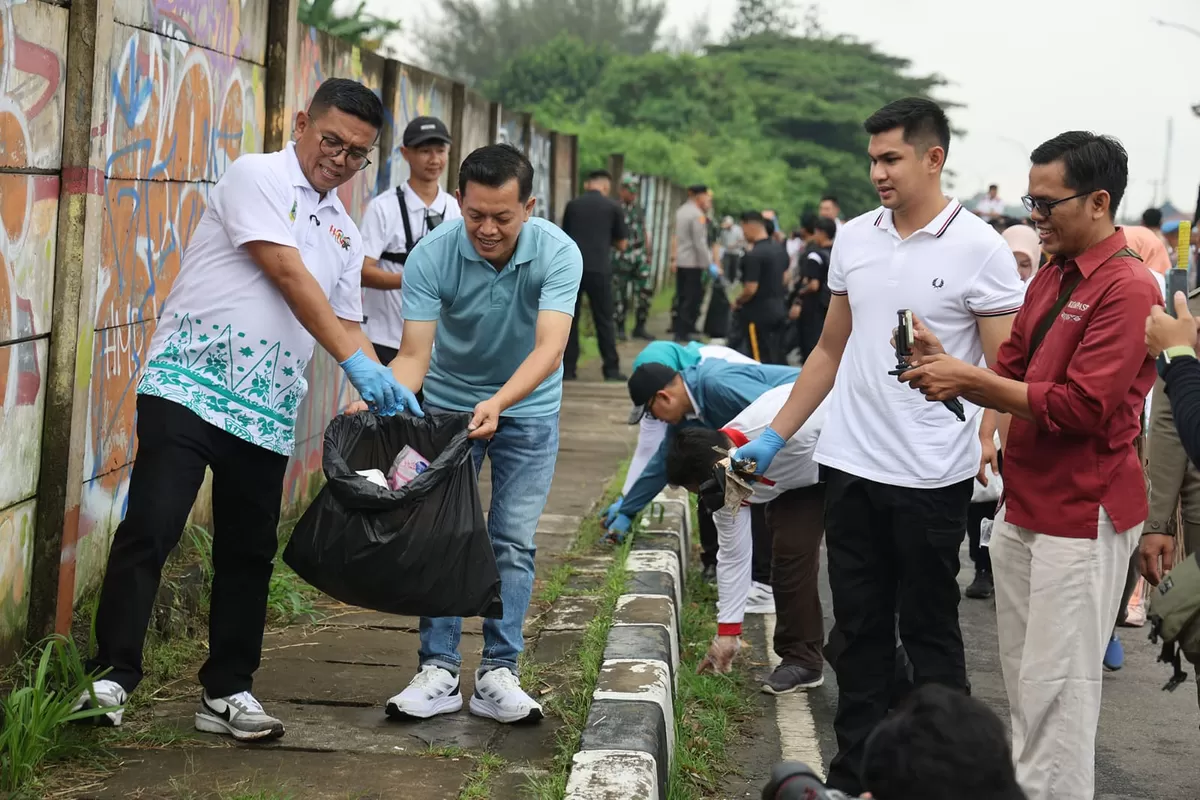Gubernur Banten Andra Soni menyatakan segera menerbitkan Instruksi Gubernur (Ingub) pelaksanaan Jumat Bersih.