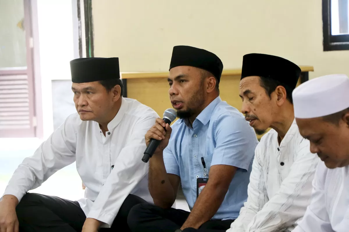 Pengajian Ramadhan bersama KH. Miftah Fauzi yang bertemakan "Prespektif Sendiri Amaliah"