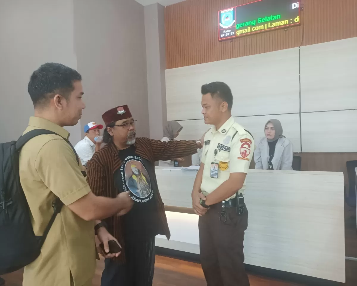 Ketua Paguyuban Pamulang Permai I, Gus Amos Sugianto, mengaku merasa tidak dihargai. 