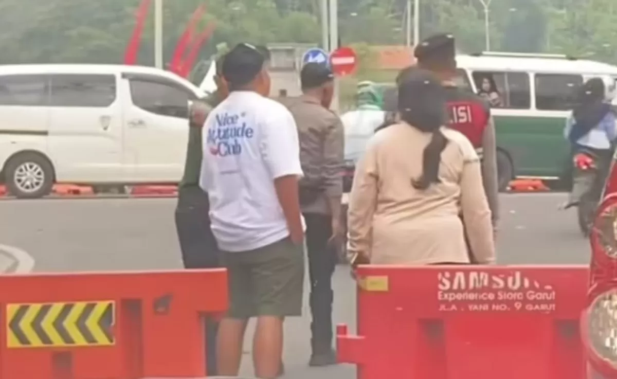 Pemudik di Garut, Jawa Barat protes pemberlakuan one way. (Instagram/naufalsukangonten)
