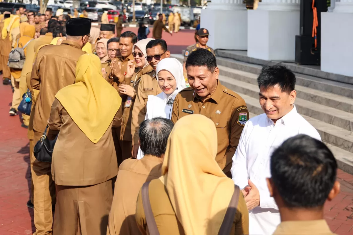 Dimyati saat mengikuti apel gabungan ASN di Lapangan Upacara Kantor Gubernur Banten, KP3B, Curug, Kota Serang