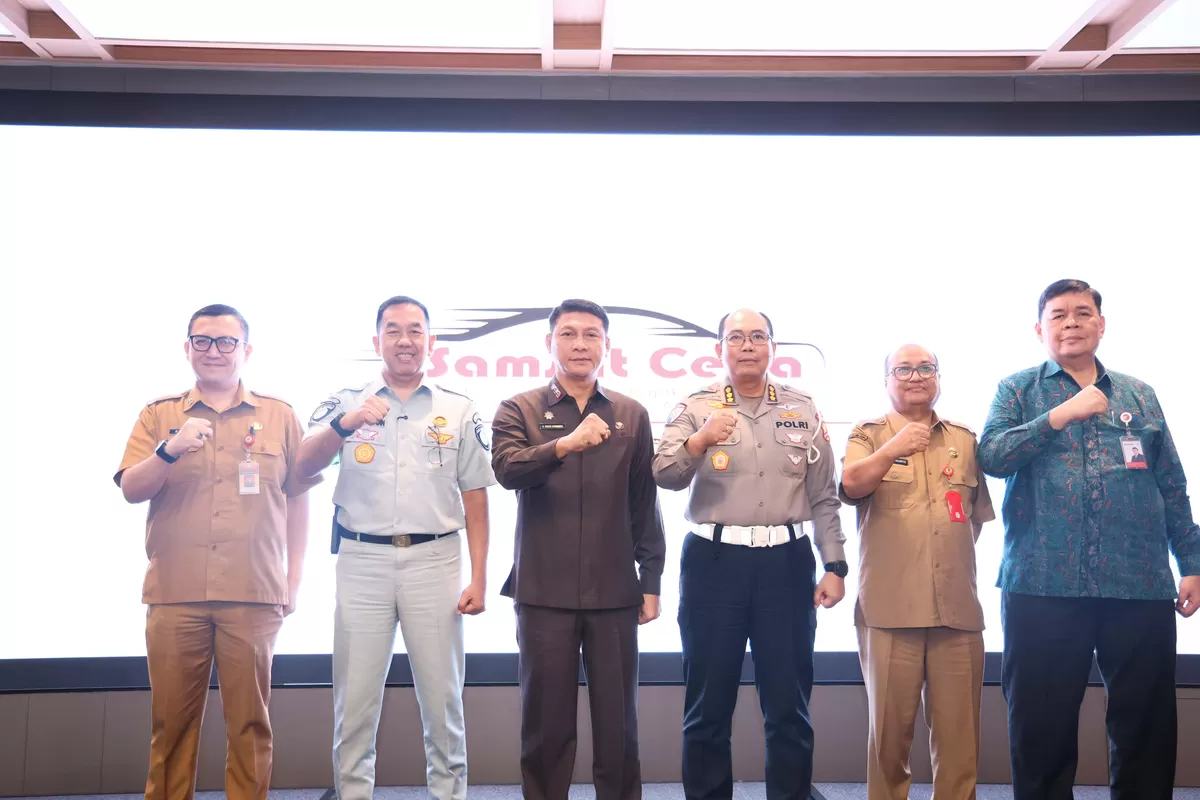 meluncurkan aplikasi Samsat Ceria sebagai inovasi layanan digital 
