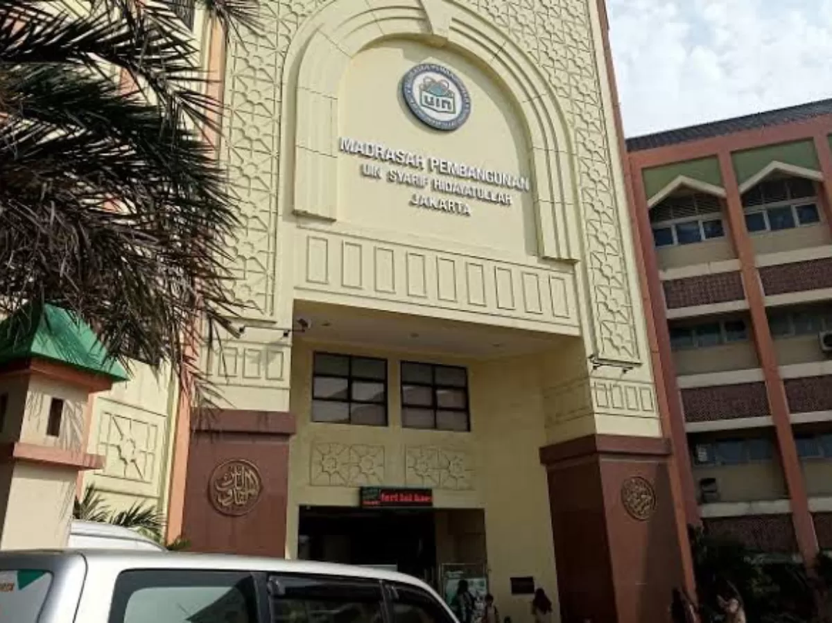 Madrasah Pembangunan Syarif Hidayatullah di Ciputat, Kota Tangerang Selatan