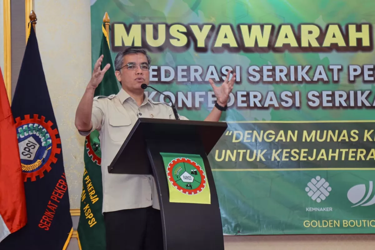 Saat membuka Musyawarah Nasional Tahun 2026 Federasi Serikat Pekerja Farmasi dan Kesehatan (FSP FARKES) KSPSI di Jakarta