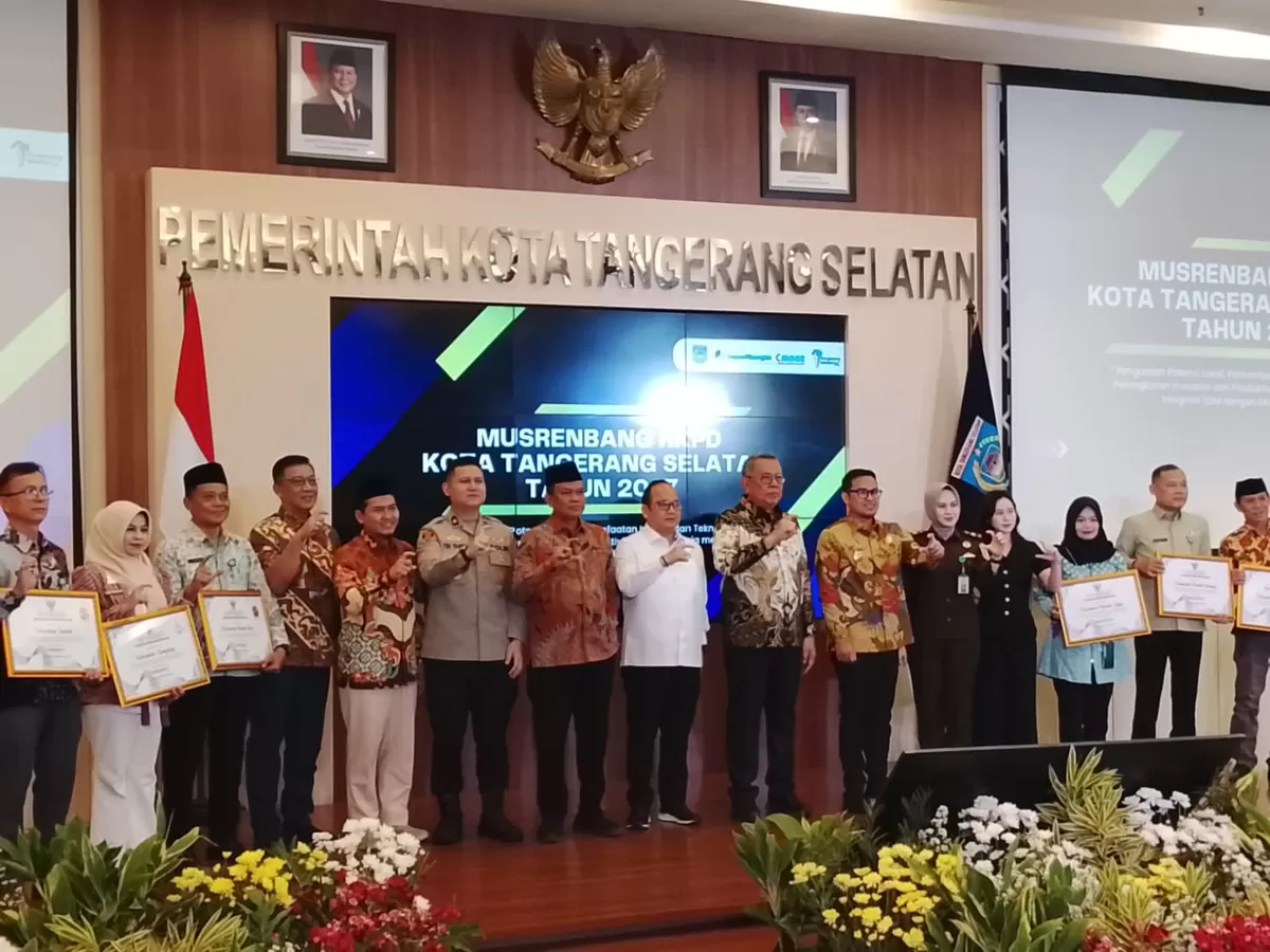 Penghargaan tersebut diserahkan pada Kamis (9/4/2026) di Ruang Blandongan, Pusat Pemerintahan Kota Tangerang Selatan (Pemkot Tangsel)