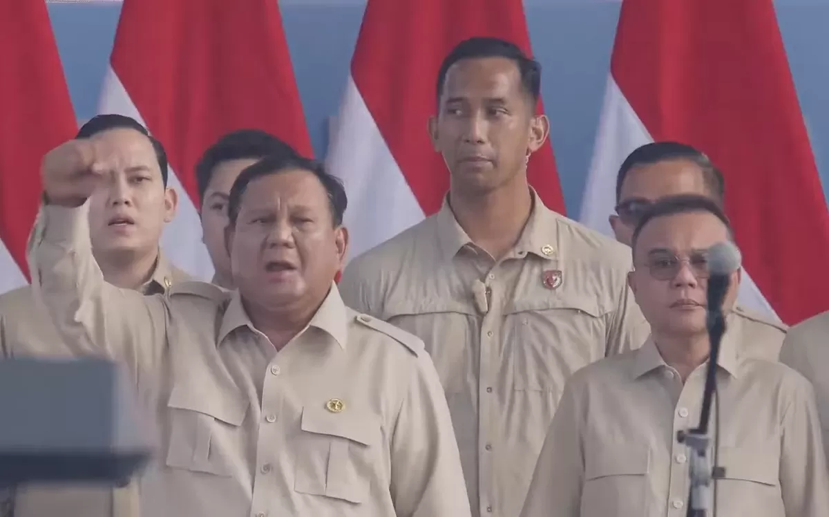 Presiden Prabowo bersama Wakil Ketua DPR RI Sufmi Dasco Ahmad saat menghadiri peringatan May Day 2026 di Monas, Jakarta Pusat. (YouTube/Sekretariat Presiden)
