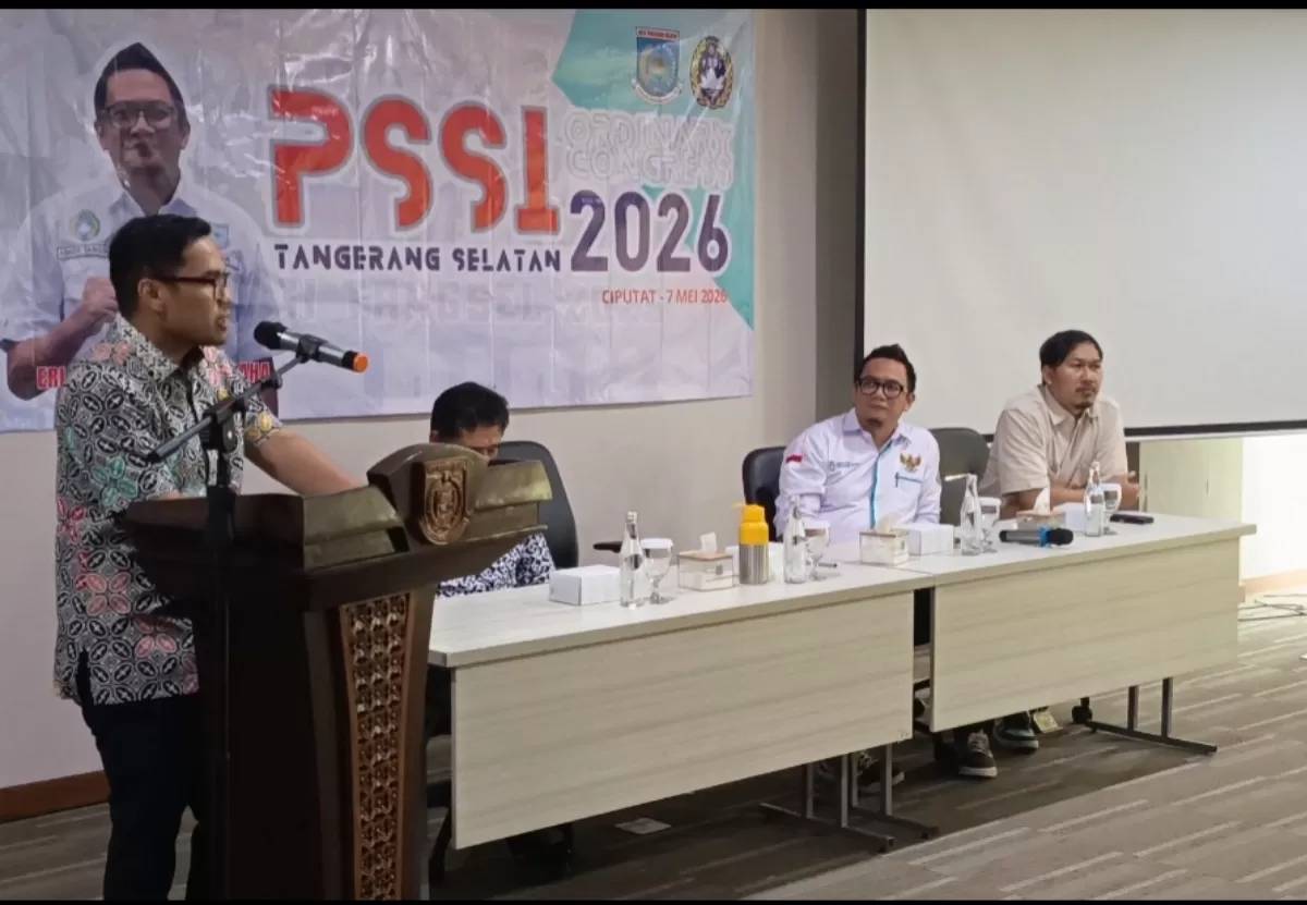 Pilar Saga Ichsan membakar semangat peserta kongres dengan salam khas sepak bola sebelum membuka pidato resminya.