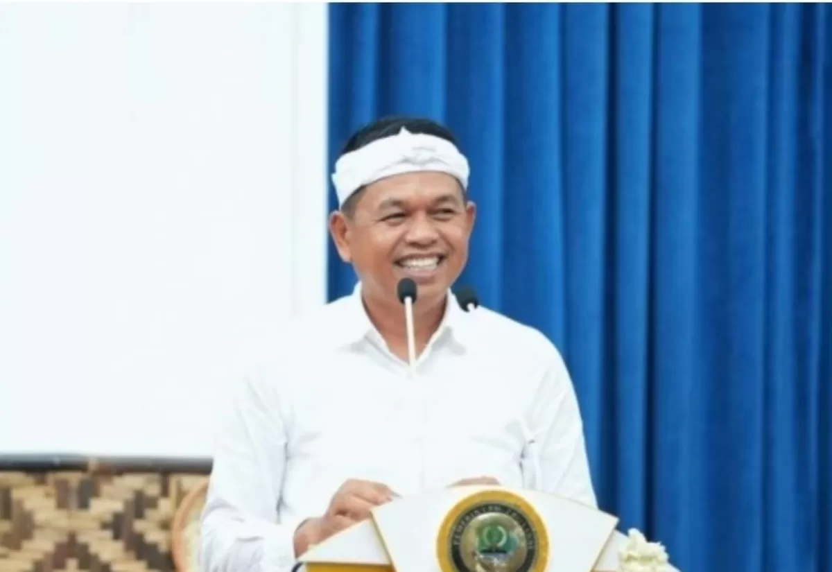 Gubernur Jawa Barat Dedi Mulyadi soroti pembinaan terkait viralnya video pesta gay di Karawang. (Jabarprov.go.id)