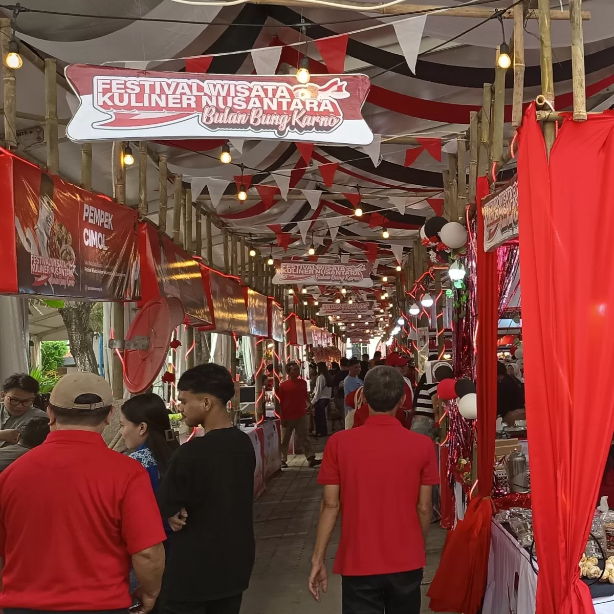 Festival ini menjadi ajang promosi kuliner lokal sekaligus pemberdayaan pelaku UMKM di Kota Tangerang Selatan.