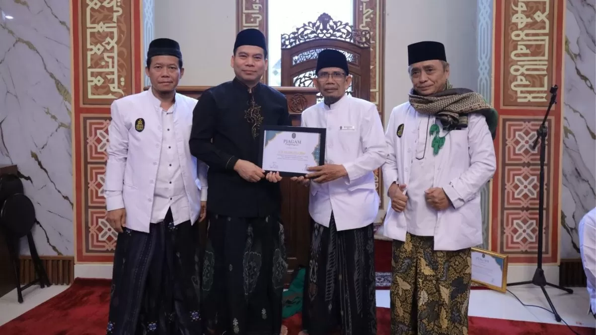 Kepala Diskominfo Kota Tangerang Selatan, Tb. Asep Nurdin, saat menghadiri kegiatan Safari Subuh di Masjid Villa Pamulang