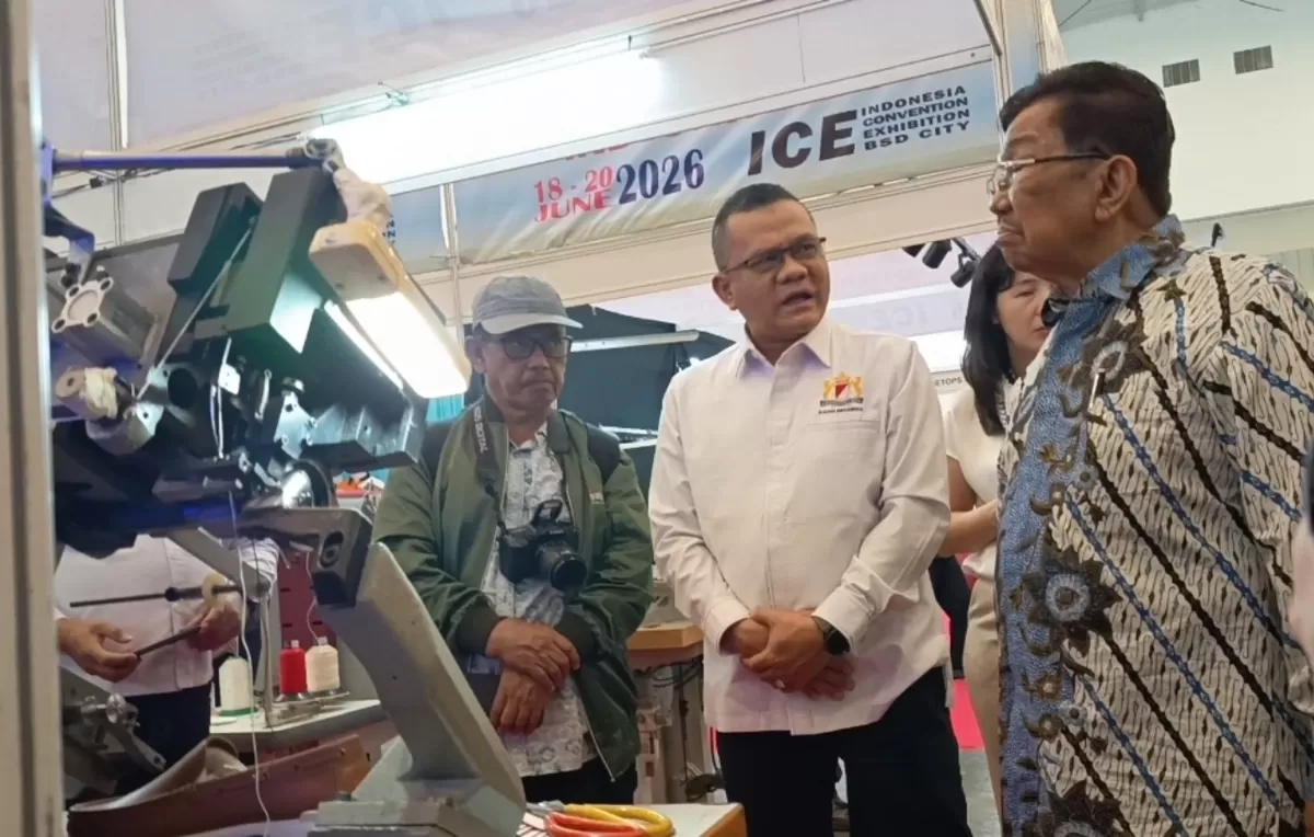 Marhadi mengungkapkan kekagumannya terhadap perkembangan teknologi manufaktur yang ditampilkan dalam pameran, khususnya teknologi mesin dari China 