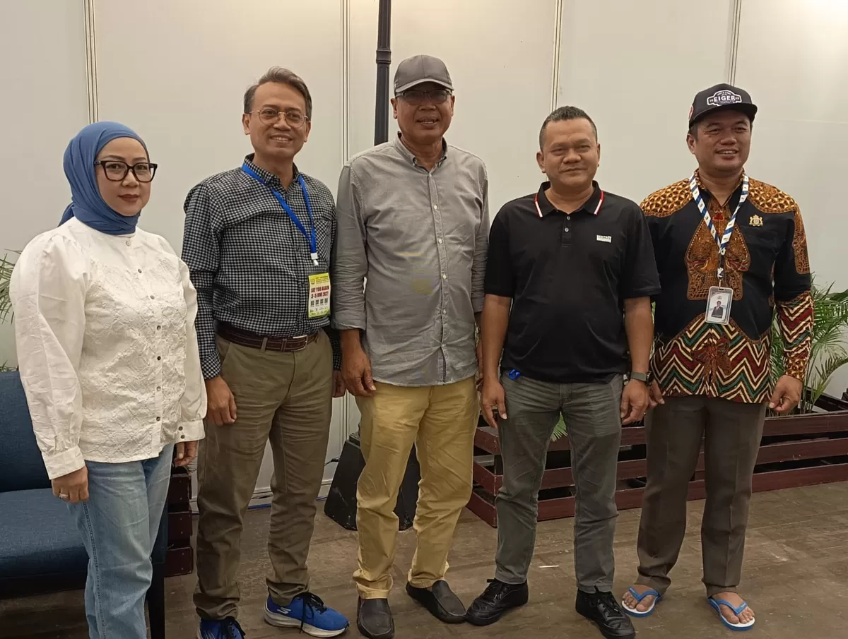 Dalam penutupan pameran IIES 2026 dan INDOMAEX 2026, stan UMKM yang difasilitasi Kamar Dagang dan Industri (Kadin) Kota Tangerang Selatan menjadi salah satu daya tarik bagi pengunjung