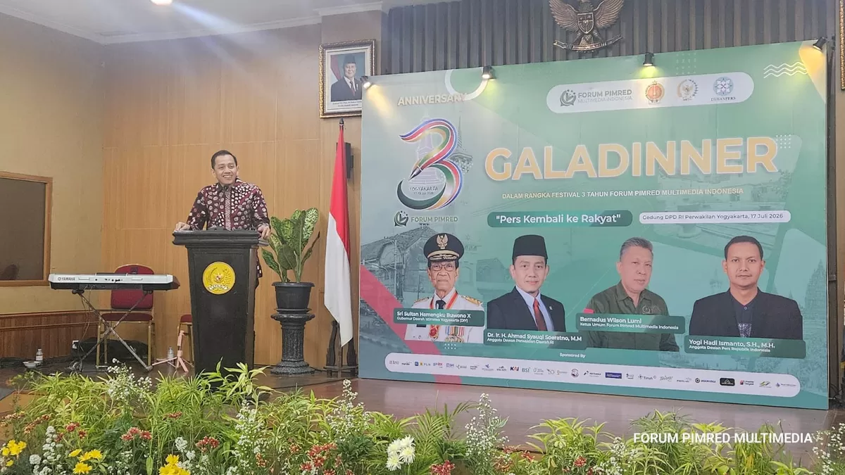Anggota DPD RI Daerah Istimewa Yogyakarta (DIY), Syauqi Soeratno, saat menghadiri Gala Dinner Hari Ulang Tahun (HUT) ke-3 Forum Pimpinan Redaksi Multimedia Indonesia (FPRMI) di Gedung DPD RI Yogyakarta