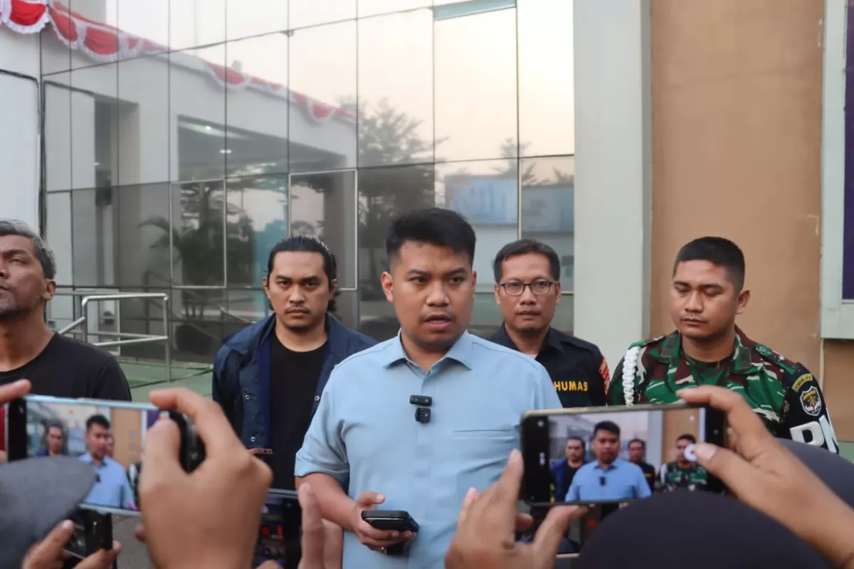 Kasatreskrim Polres Tangerang Selatan AKP Wira Graha Setiawan mengungkapkan, setiap tersangka memiliki peran berbeda dalam aksi