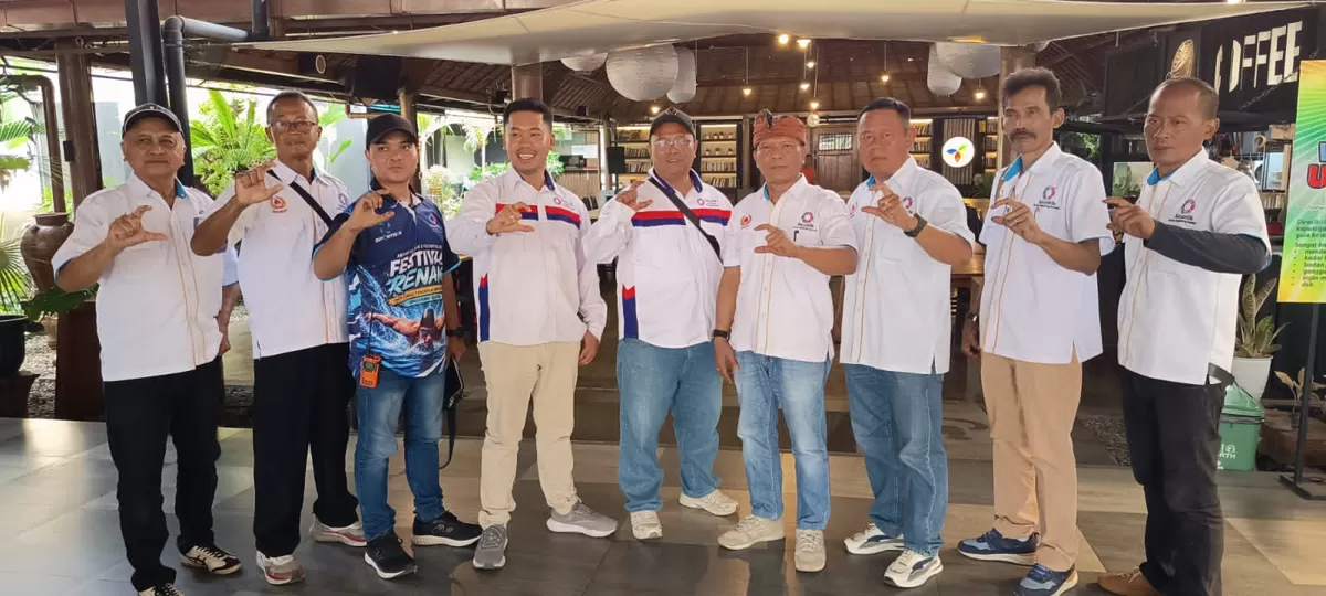 Sekretaris Umum Akuatik Provinsi Banten, Alva Gian Zul, S.T dan Ketua Harian Akuatik Provinsi Banten, Iskandar Sumarno S.Pd., yang hadir mewakili Ketua Umum Akuatik Banten