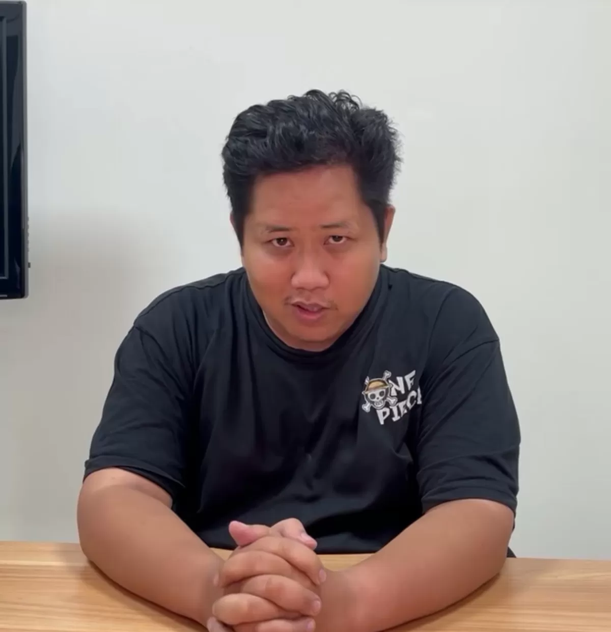 Penanggung jawab acara, Adit, dari penyelenggara Terang Kreasi, menyampaikan permohonan maaf secara terbuka.