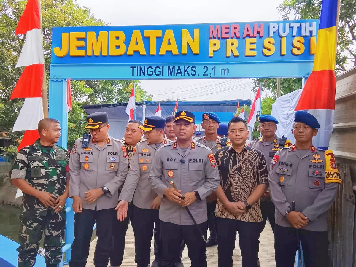 Jembatan tersebut diresmikan jajaran Polres Tangerang Selatan pada Kamis (13/8/2026), sebagai bagian dari program Jembatan Merah Putih Presisi