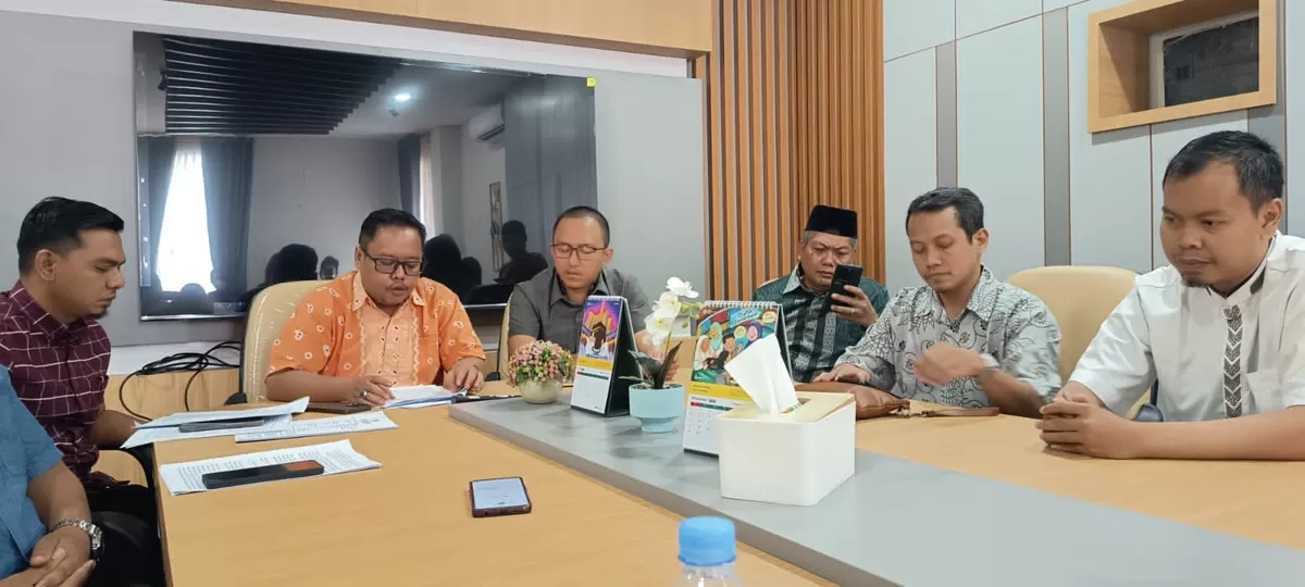 Konferensi pers yang digelar Tim Pendidikan Yayasan Syarif Hidayatullah di ruang Sekolah Dasar Islam Pembangunan Pamulang, Tangerang Selatan (Tangsel), Selasa (8/9/2026).
