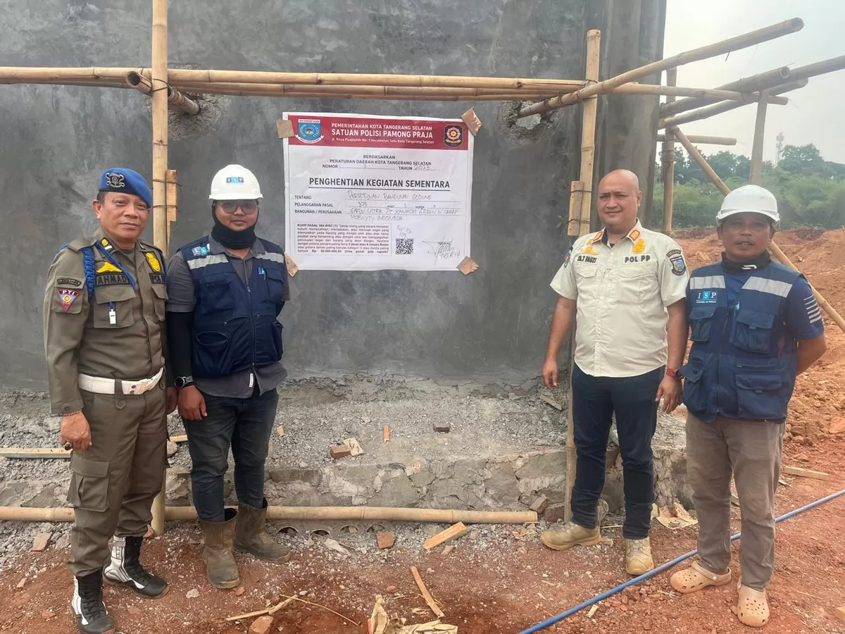 Penyegelan tersebut dilakukan setelah sebelumnya Komisi 4 DPRD Kota Tangerang Selatan melakukan kunjungan inspeksi mendadak (sidak) ke lokasi 