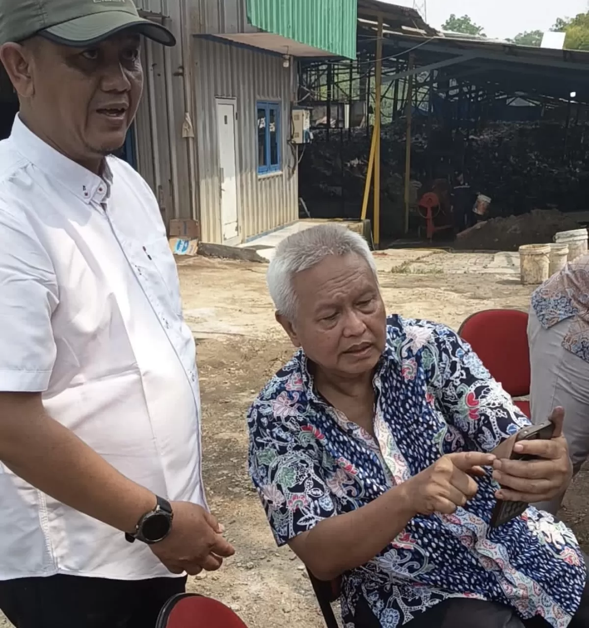 Owner Abu &amp; Co, H. Kemal Pasha, menegaskan kegiatan pengelolaan sampah di lokasi tersebut bukan berdasarkan kontrak dengan PT BSD, melainkan berawal dari kebutuhan warga dan upaya pengelolaan sampah secara mandiri.