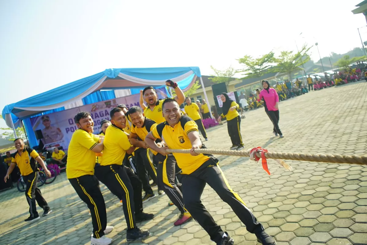 Perkuat Soliditas, Polres OKI Gelar Olahraga Bersama Sambut Hari Bhayangkara ke-80