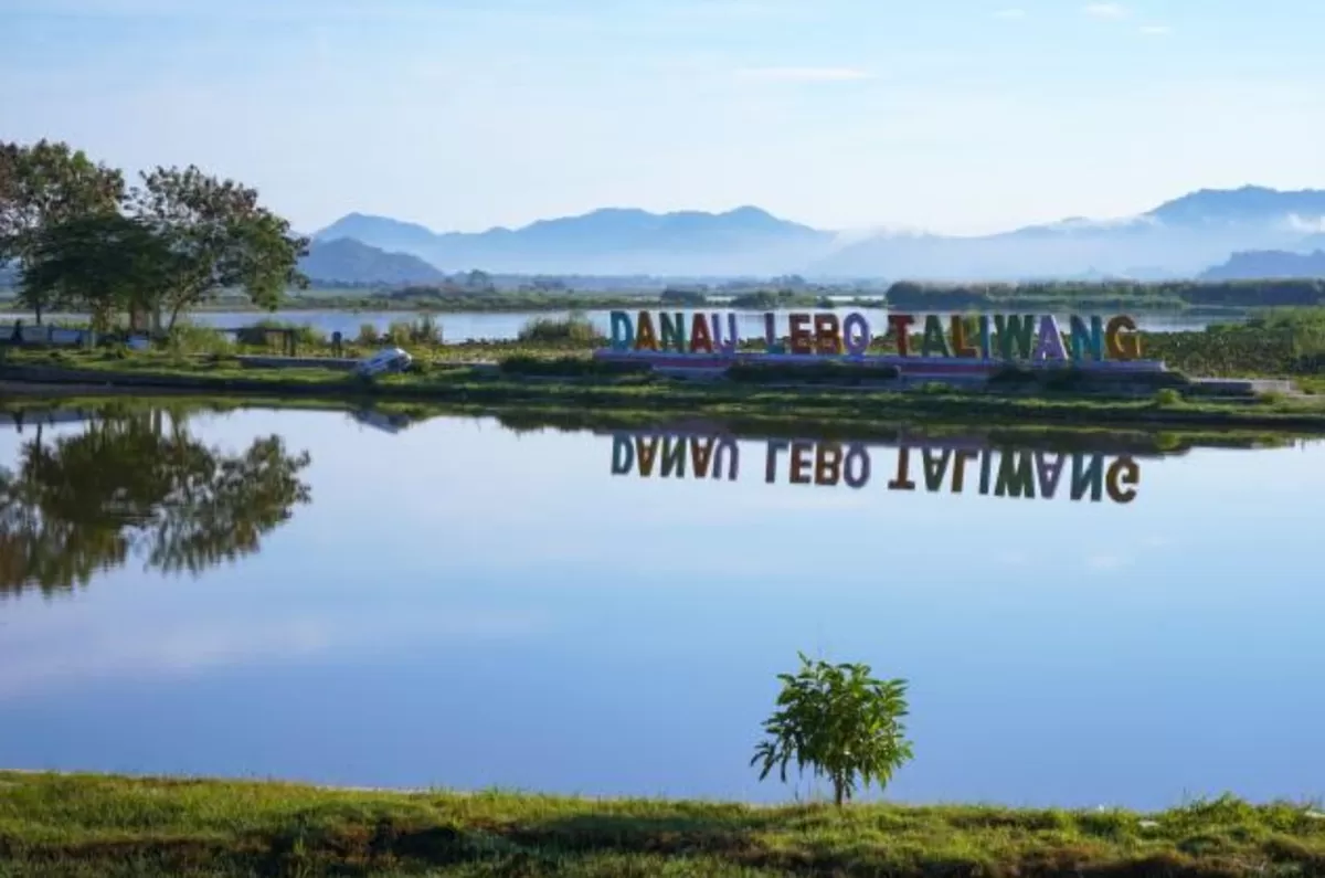 Lanskap Danau Lebo Taliwang (Kemenpar)